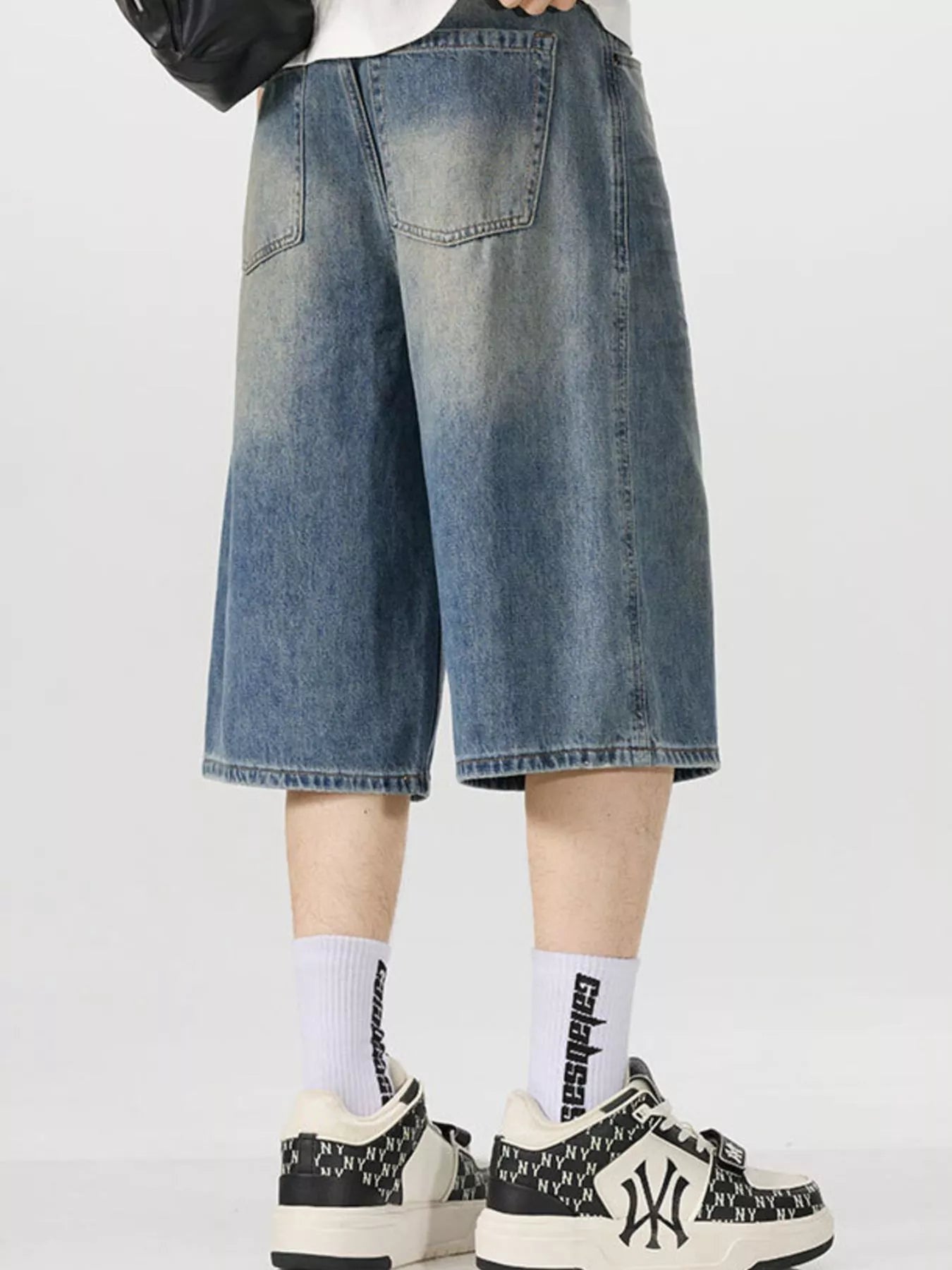 Men's Vintage Wash Wide-Leg Capris Jeans