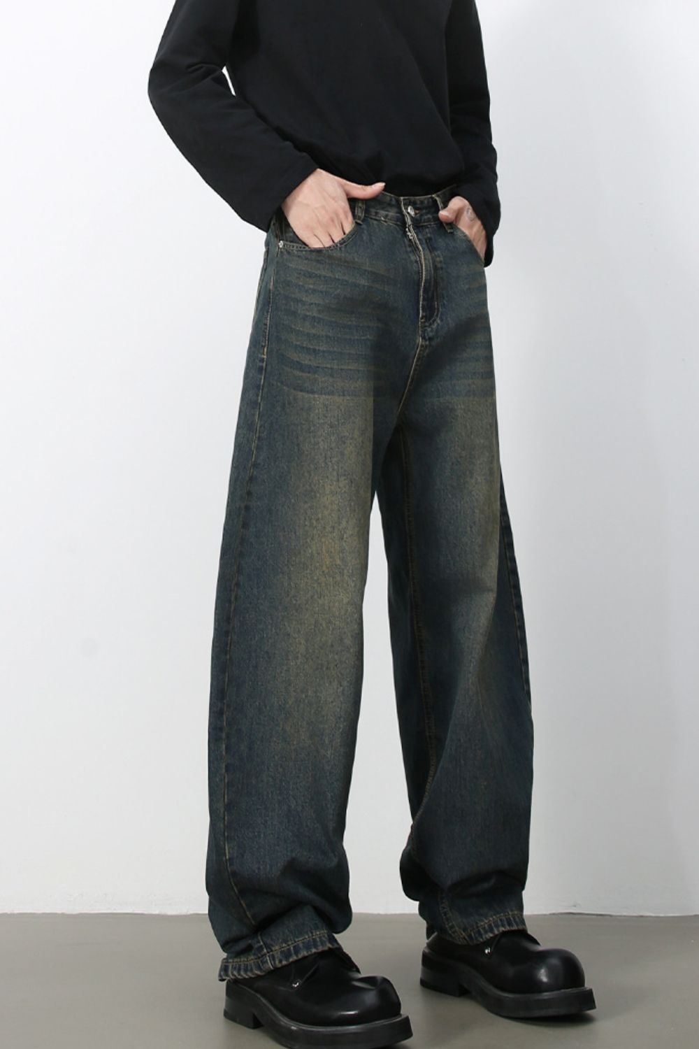 Men's Wide Leg Cargo Jeans