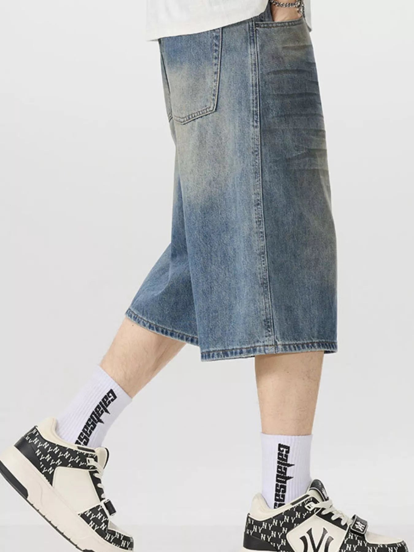 Men's Vintage Wash Wide-Leg Capris Jeans