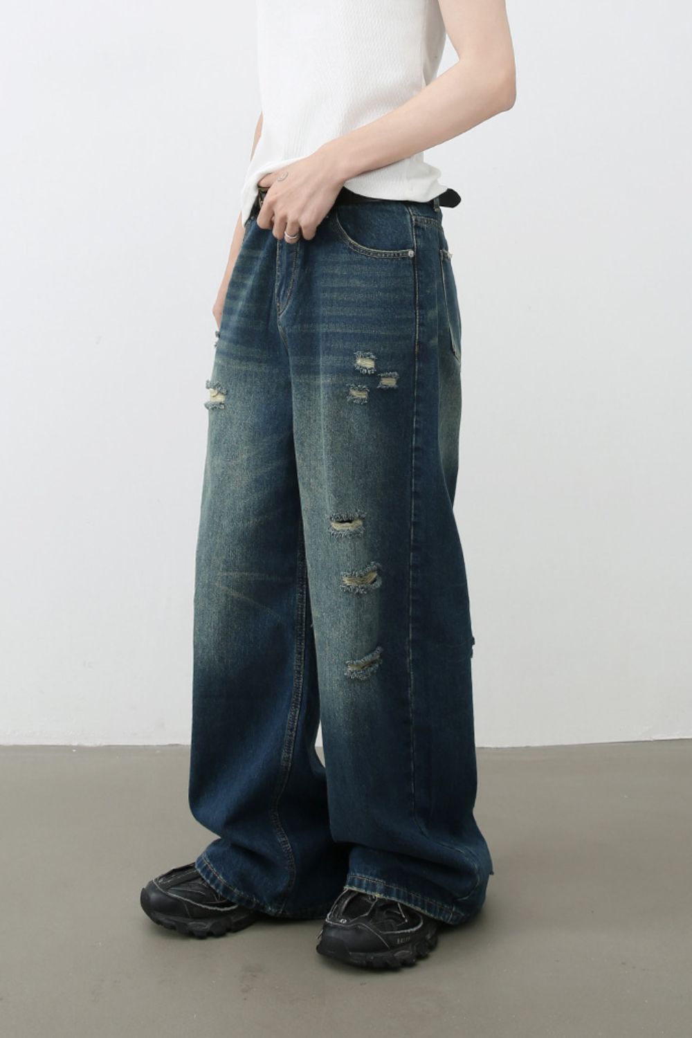 Men's Distressed Wide Leg Jeans