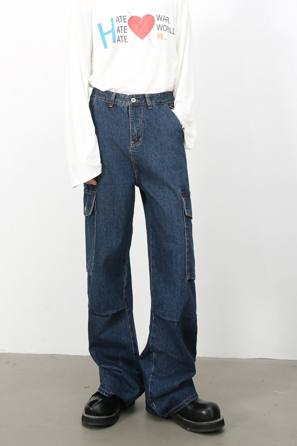 Men's Baggy Jeans with Cargo Pockets