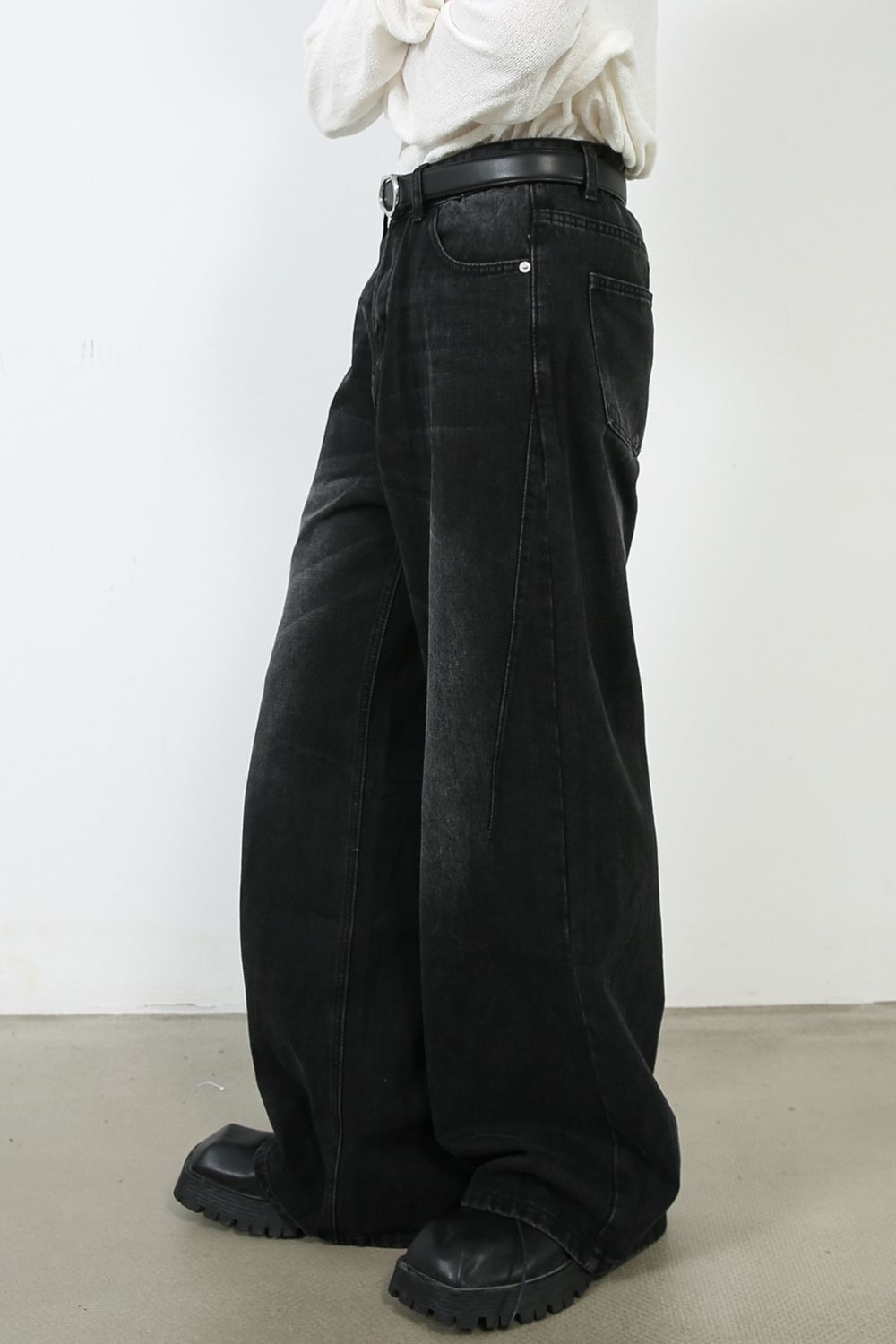 Men's Wide Leg Jeans