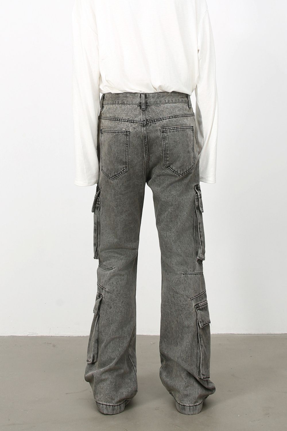 Men's Mid-Rise Jeans with Cargo Pockets