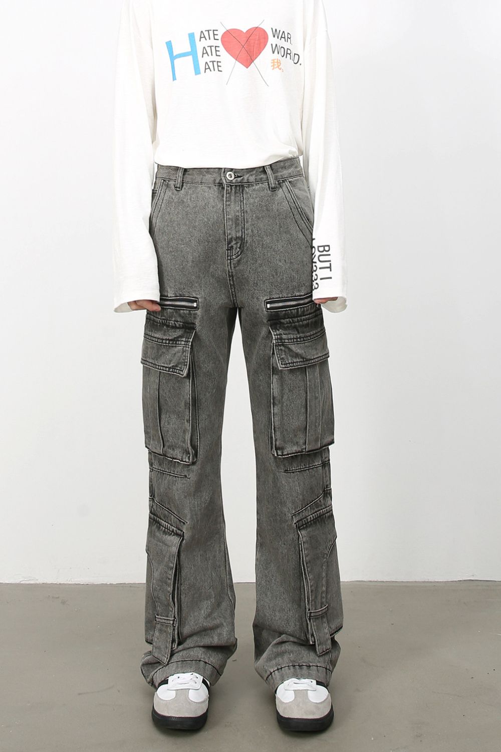 Men's Mid-Rise Jeans with Cargo Pockets