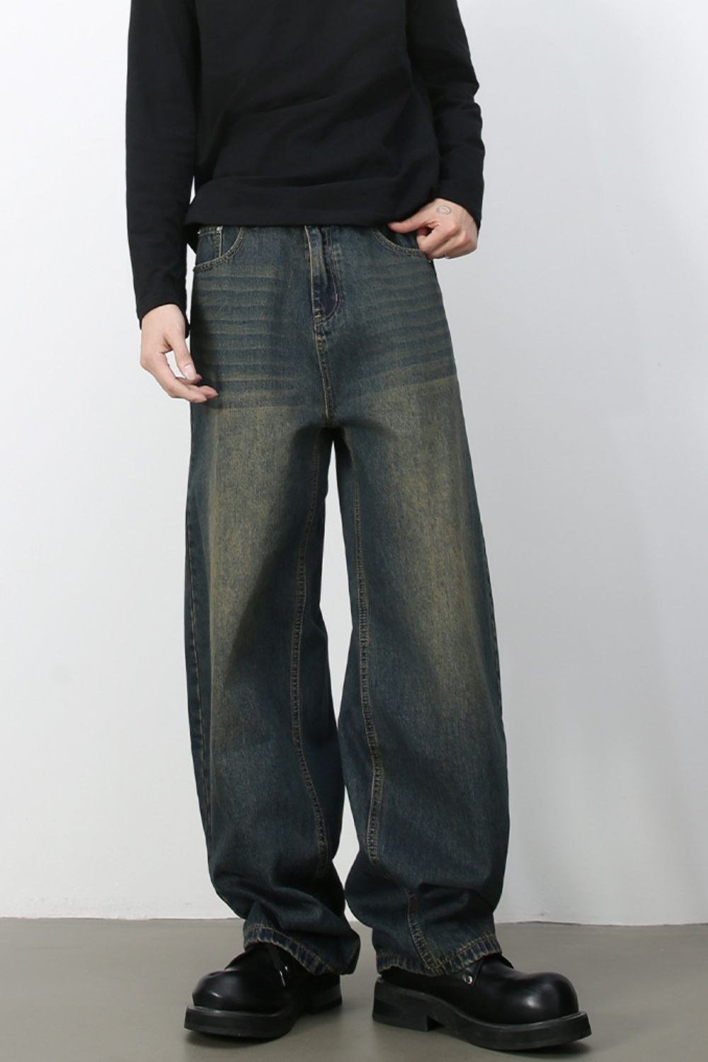 Men's Wide Leg Cargo Jeans