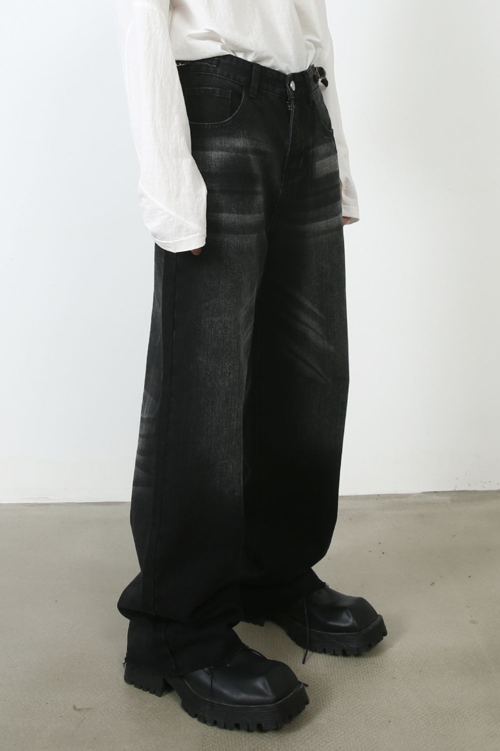 Men's Loose Fit Jeans