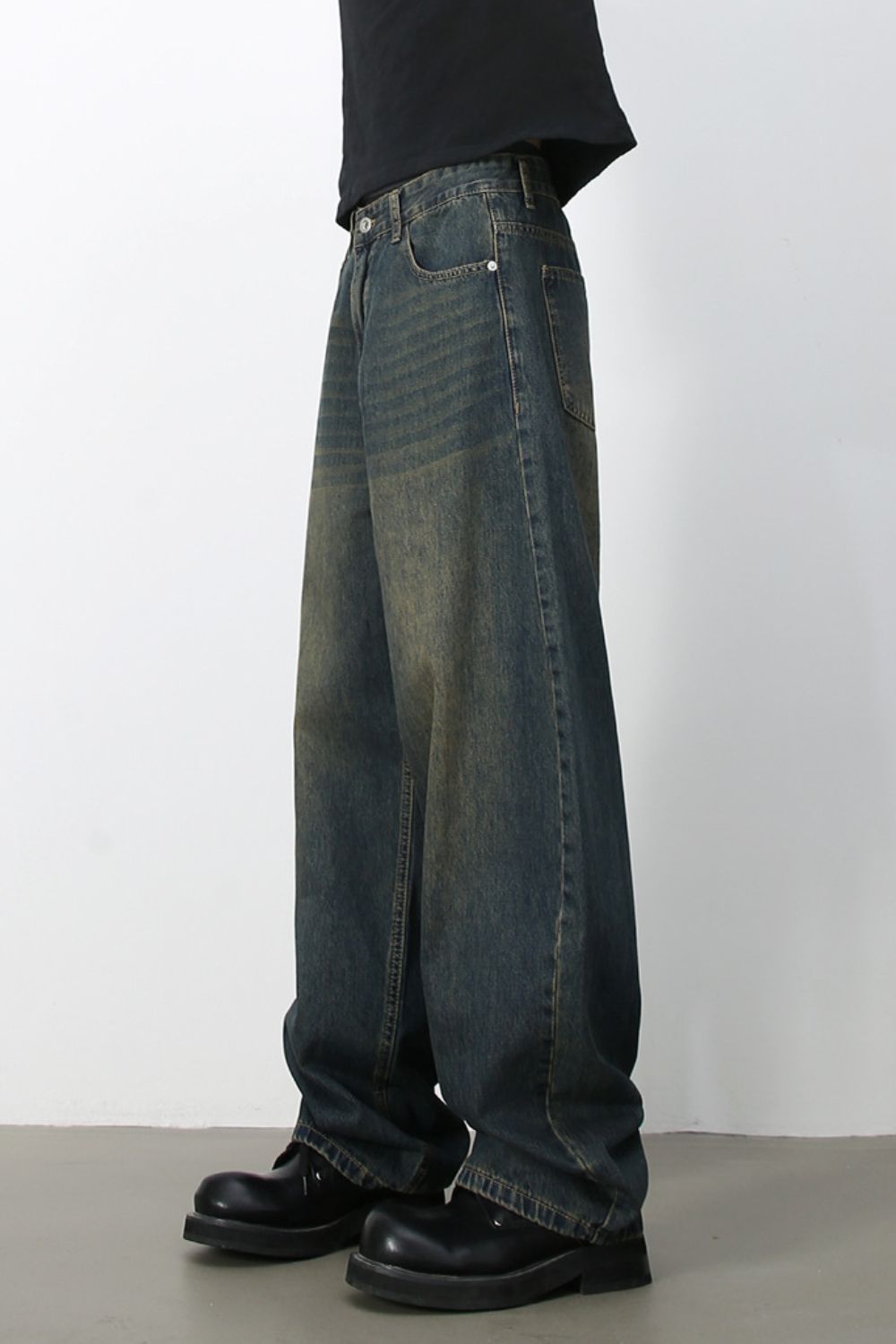 Men's Wide Leg Cargo Jeans