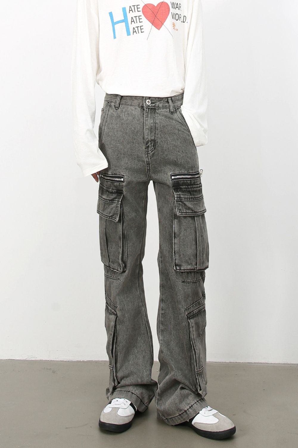 Men's Mid-Rise Jeans with Cargo Pockets