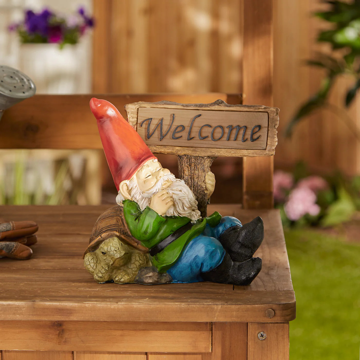 SLEEPING GNOME WELCOME SOLAR STATUE