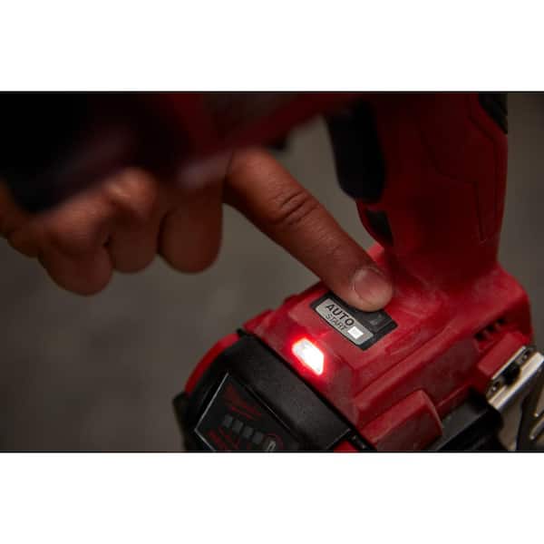 Milwaukee M18 FUEL 18V Drywall Screw Gun Kit